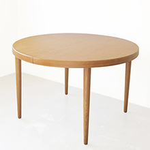 Schou Andersen / Round dining table in oak